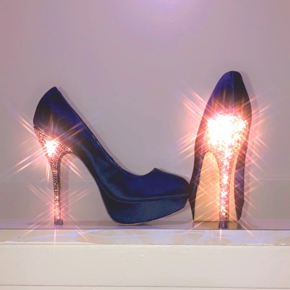 Heels - Picture 1 of 1